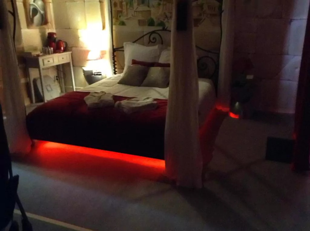 Chambre VENUS avec Jacuzzi privatif