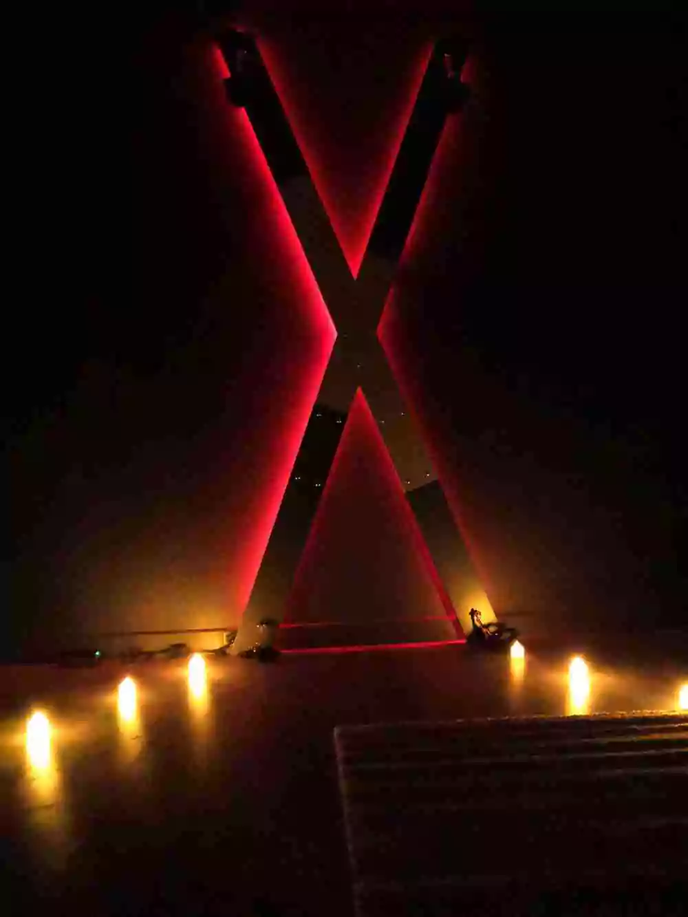 Croix saint André BDSM installée dans une secret room