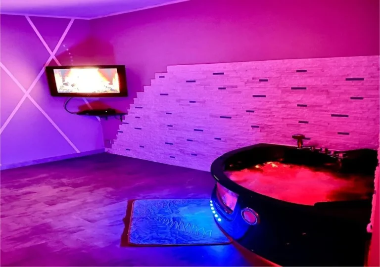 Love Room & Spa Jacuzzi