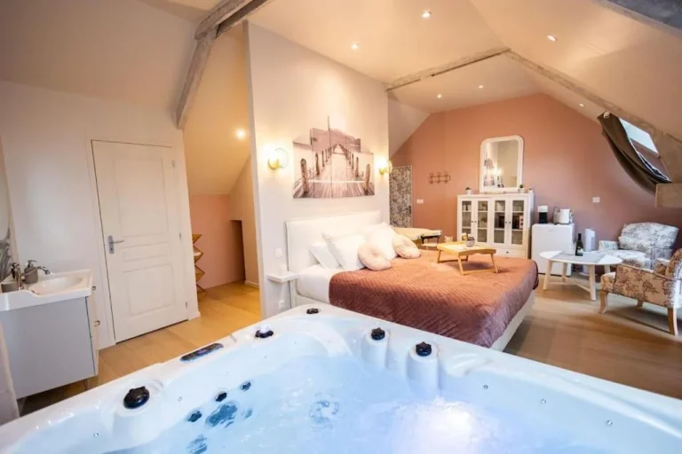 Le Cocon chambre avec Jacuzzi privatif Normandie - Couvains