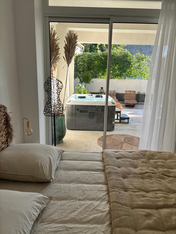 Love Room: La Cour des plaisirs