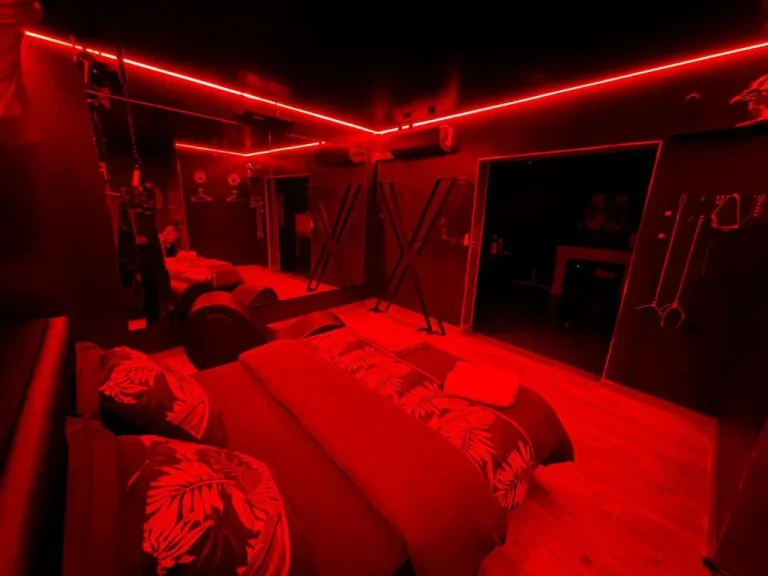 Crescendo 9 Love Room