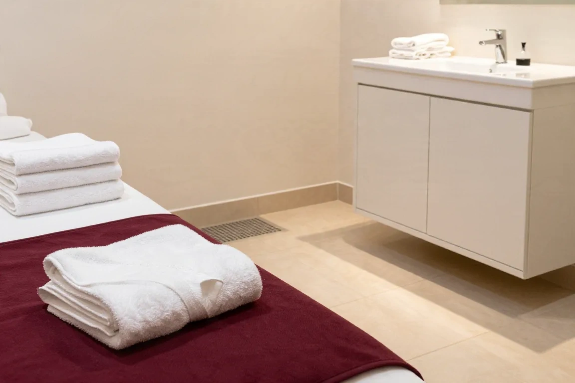 Protocole de nettoyage et contrôle des équipements d’une love room avec spa