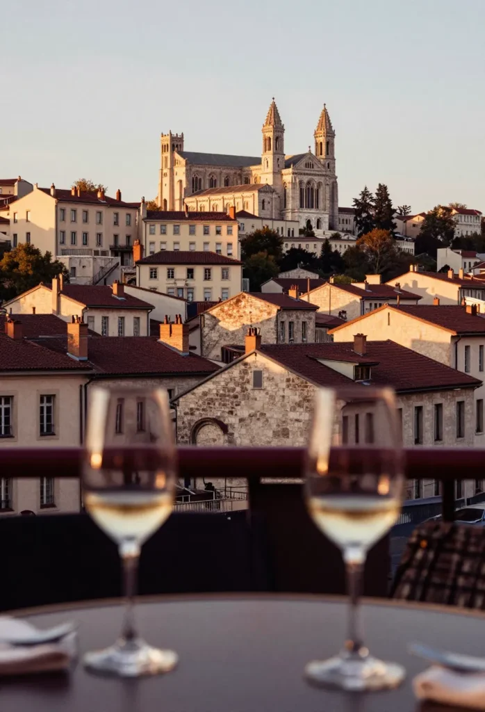 Idée de week-end en amoureux à Lyon avec vue sur la Saône et Fourvière